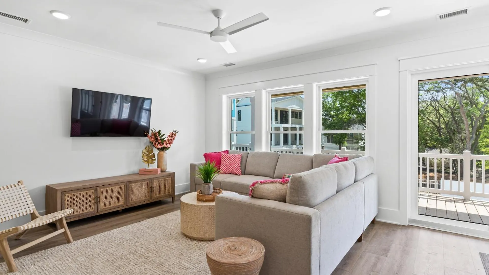New Guava Pineapple, 5 Beds 5 Baths, Oak Island, Private Heated Pool, Custom Home, Professionally Decorated