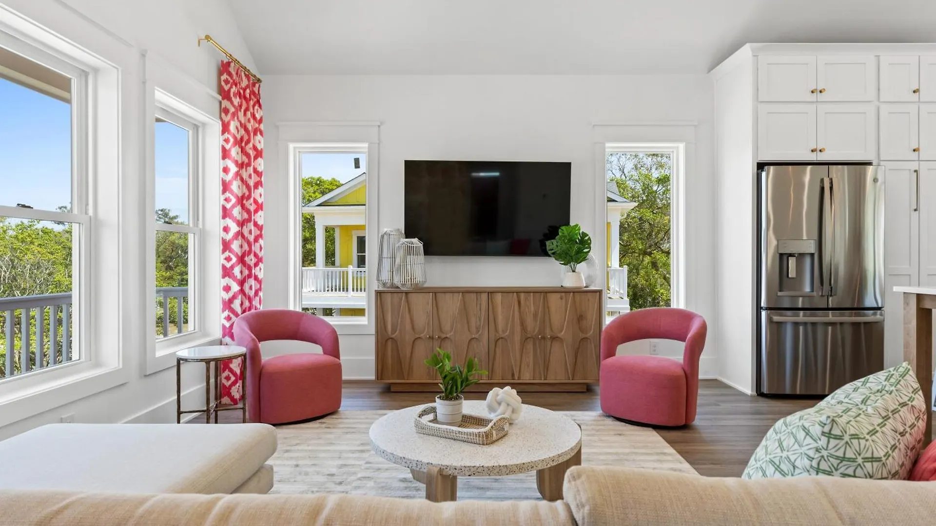 New Guava Pineapple, 5 Beds 5 Baths, Oak Island, Private Heated Pool, Custom Home, Professionally Decorated * Oak Island