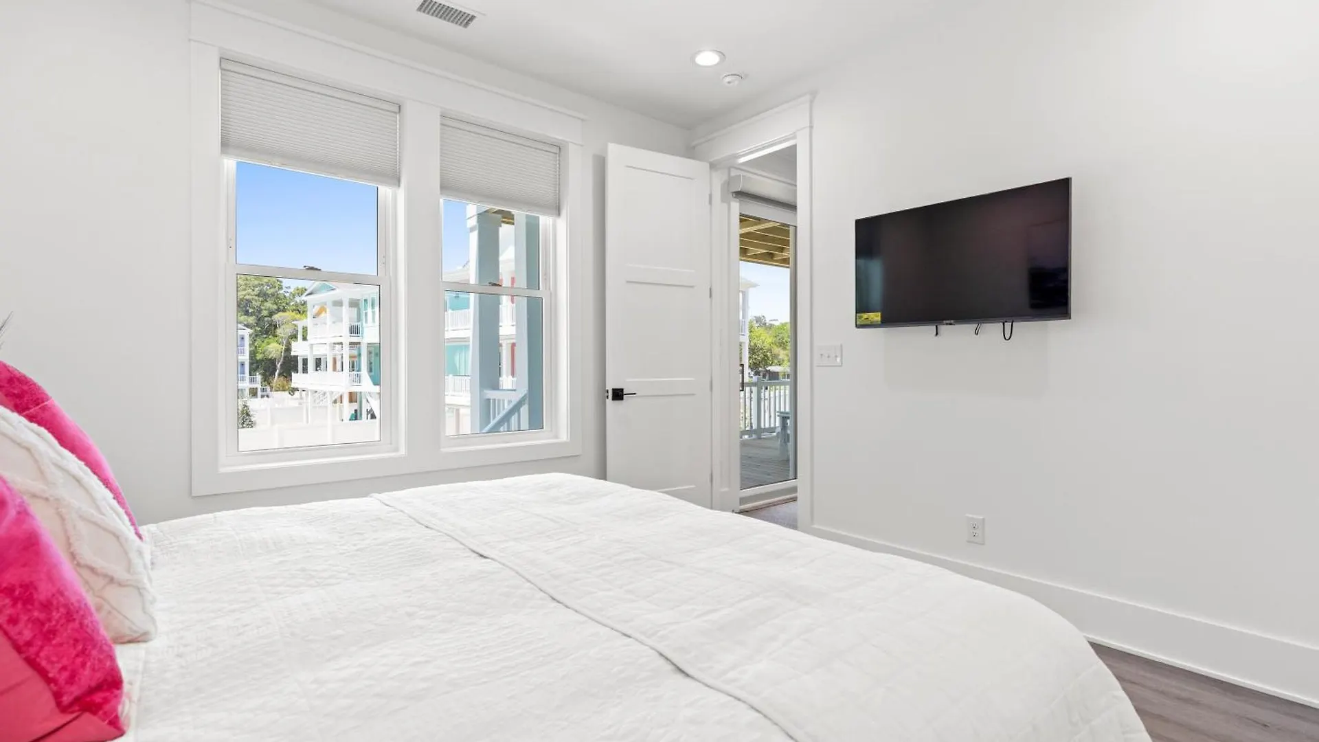 New Orchards Ocean In Oak Island, Custom With Private Heated Pool Holiday home