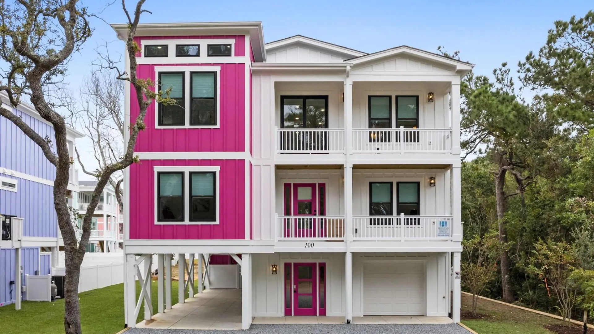 Pomegranate 8 Bedroom, 6 Full And 2 Half Bathroom Custom-built With A Private Heated Pool! Oak Island