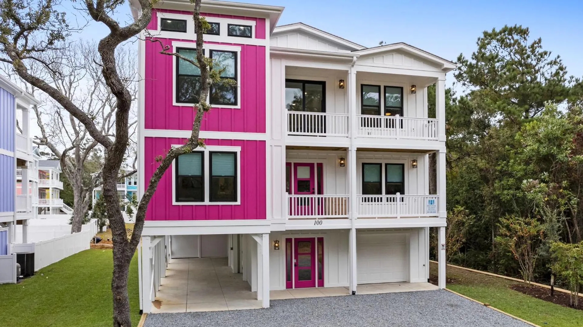Pomegranate 8 Bedroom, 6 Full And 2 Half Bathroom Custom-built With A Private Heated Pool! Oak Island