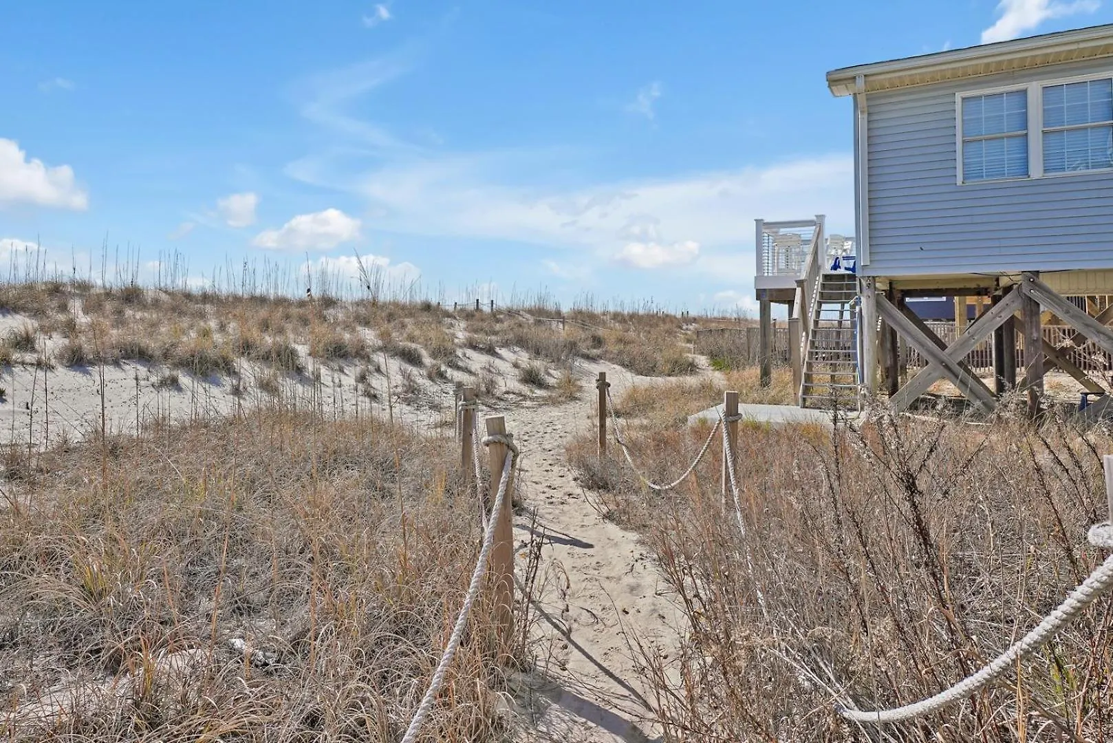 Chasing The Sun Holiday home Oak Island