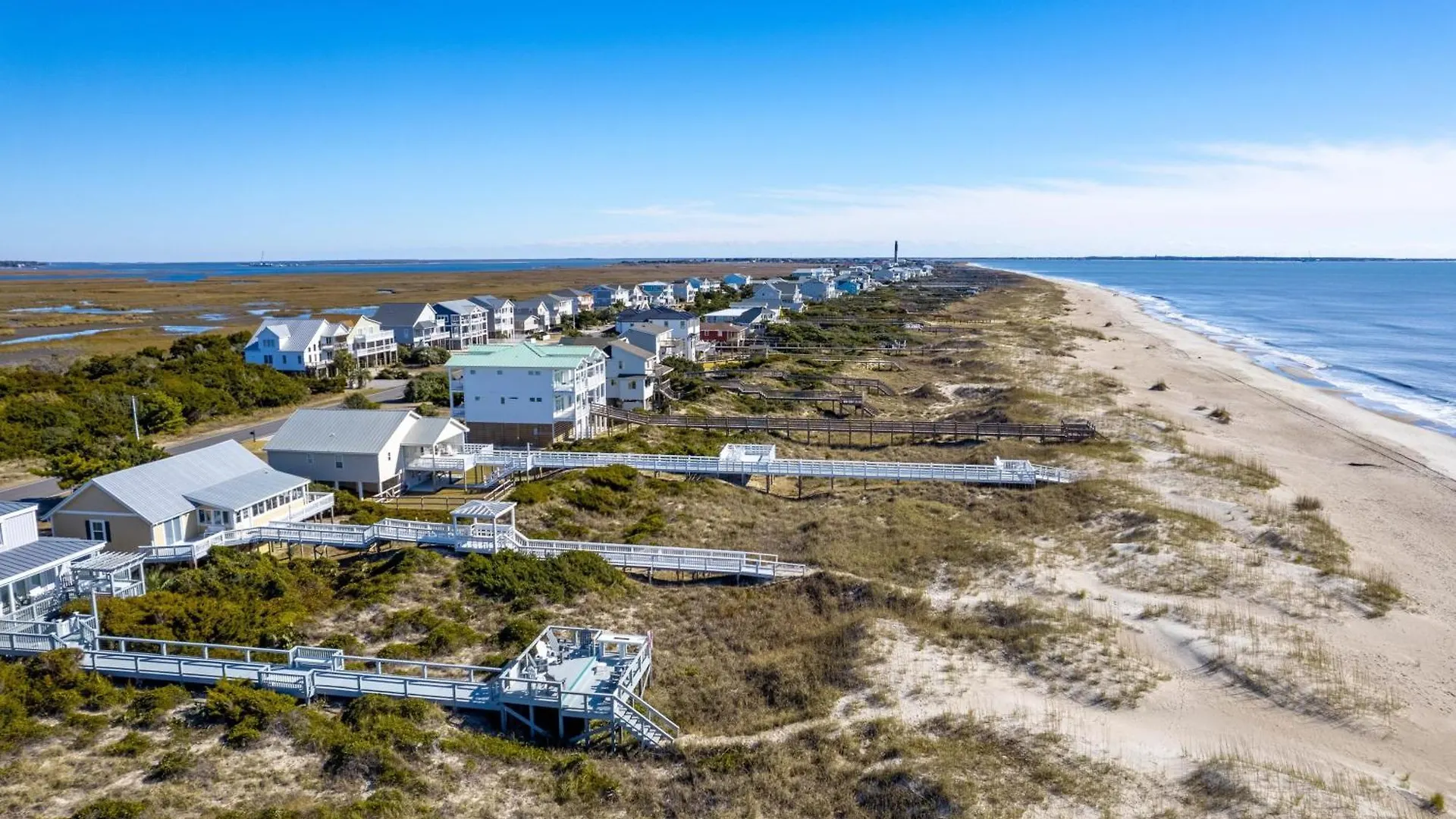 Beachfront 1 Mi To Lighthouse On Holiday home Oak Island