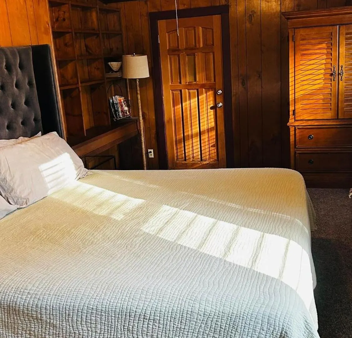 Ocean Pearl Oak Island