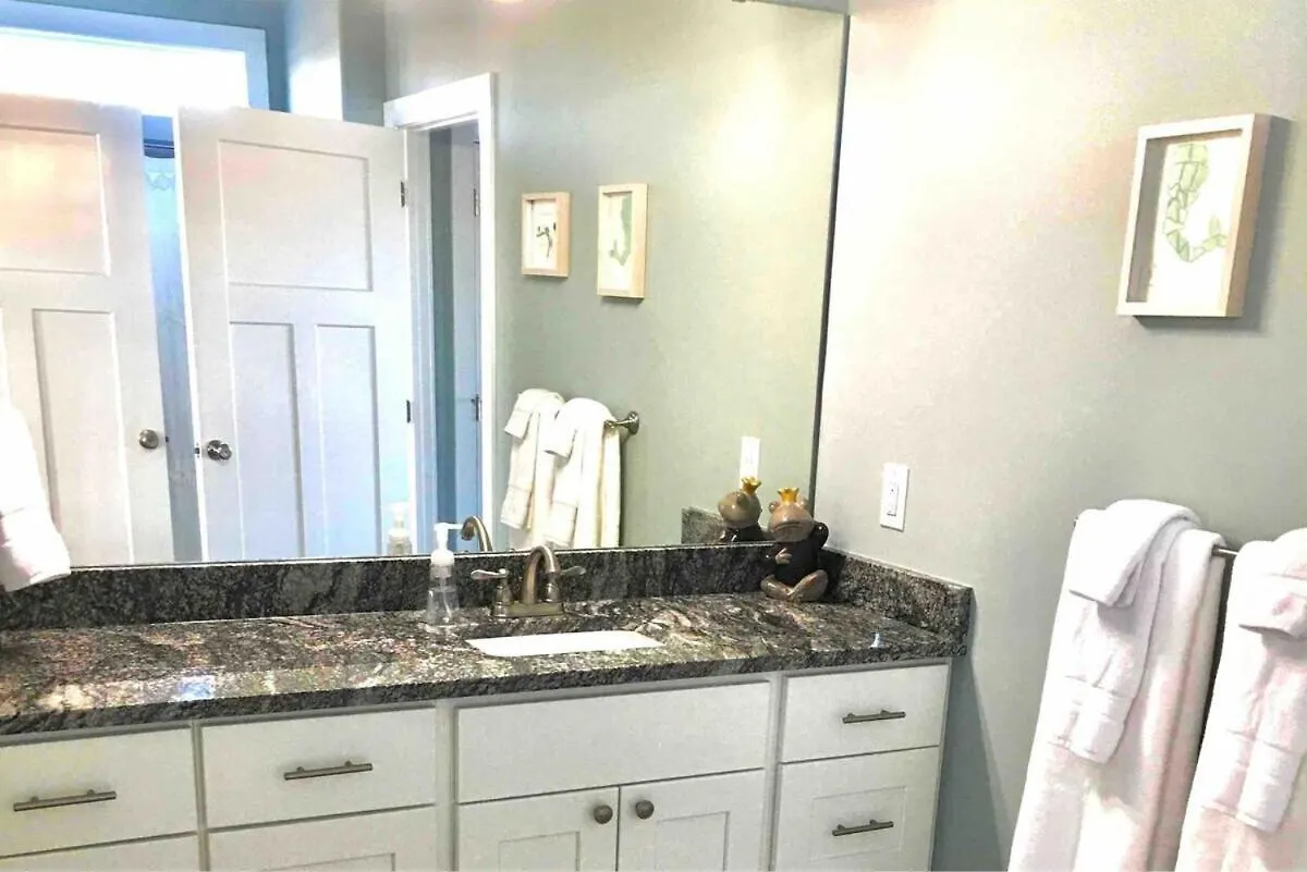 Holiday home Just Happy Pet Friendly Amazing Ocean Views Oak Island