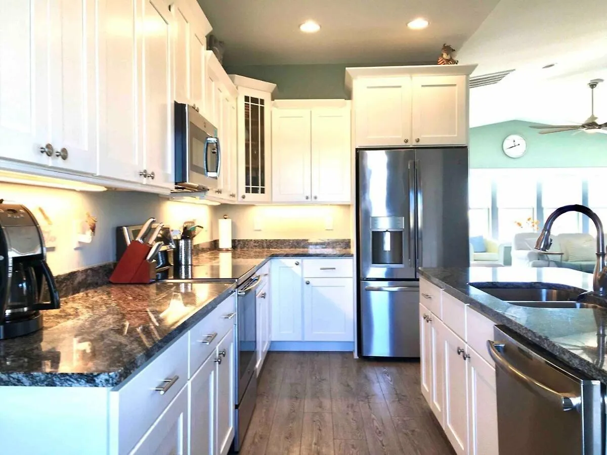 Just Happy Pet Friendly Amazing Ocean Views * Oak Island
