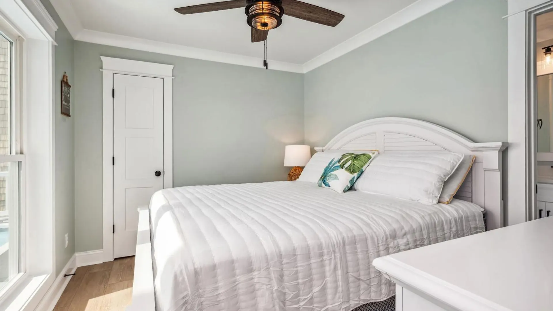 Seaside Delight Oak Island
