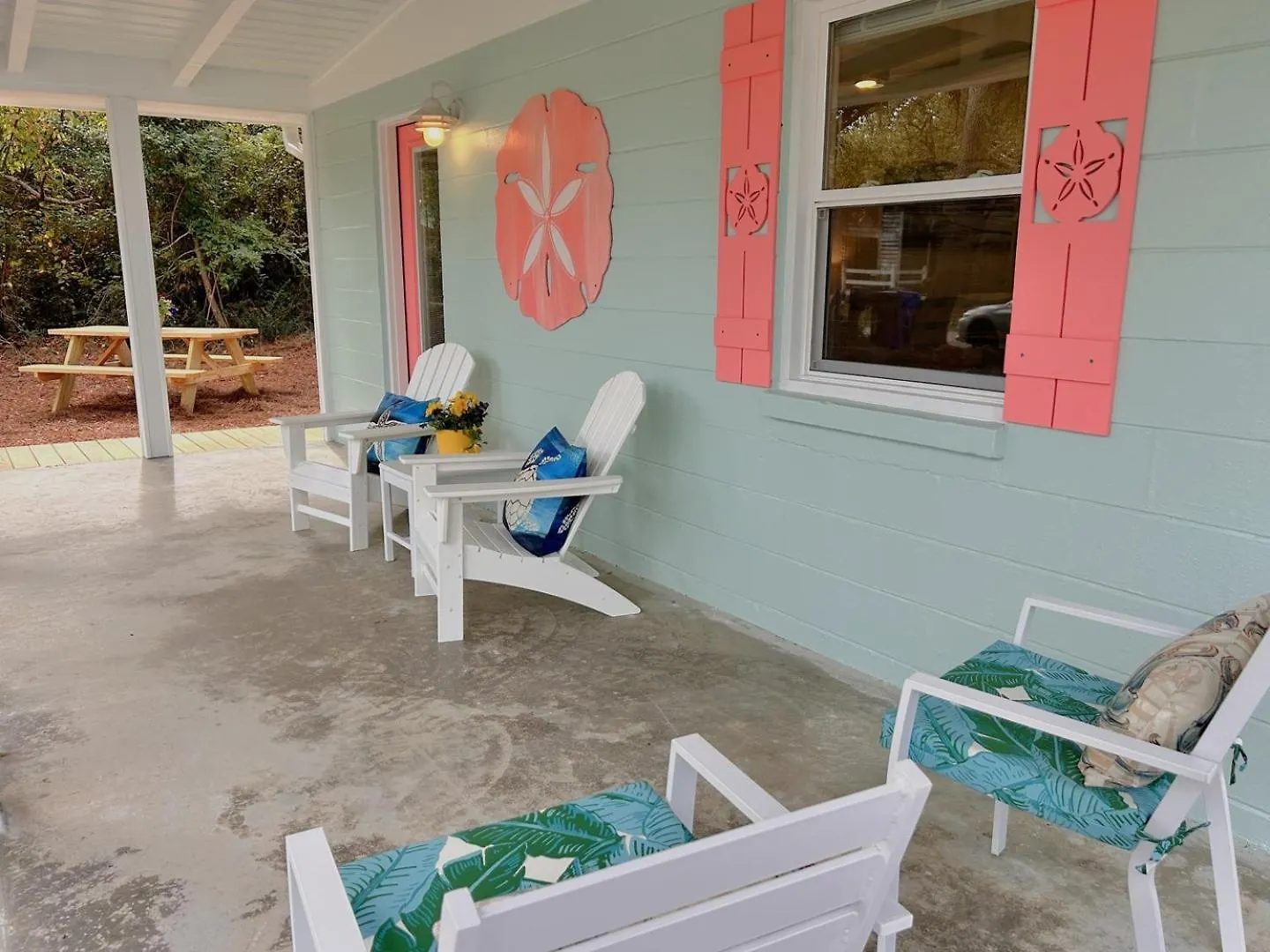 Dollar Daze Holiday home Oak Island
