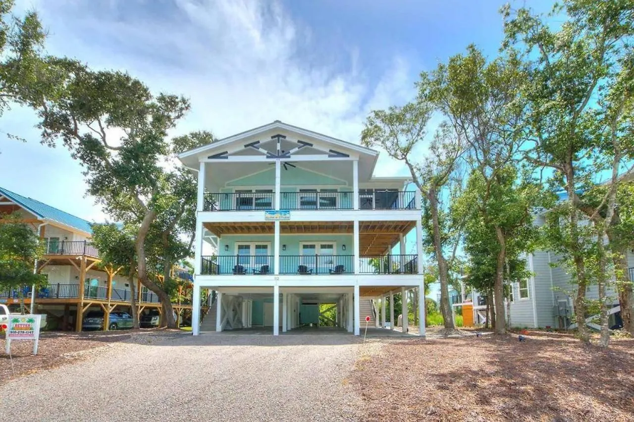 Holiday home Slow-n-steady Oak Island
