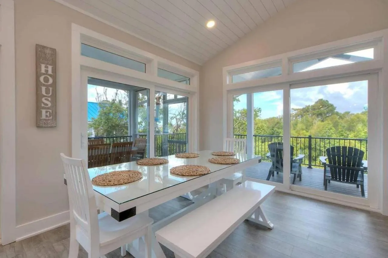Holiday home Slow-n-steady Oak Island