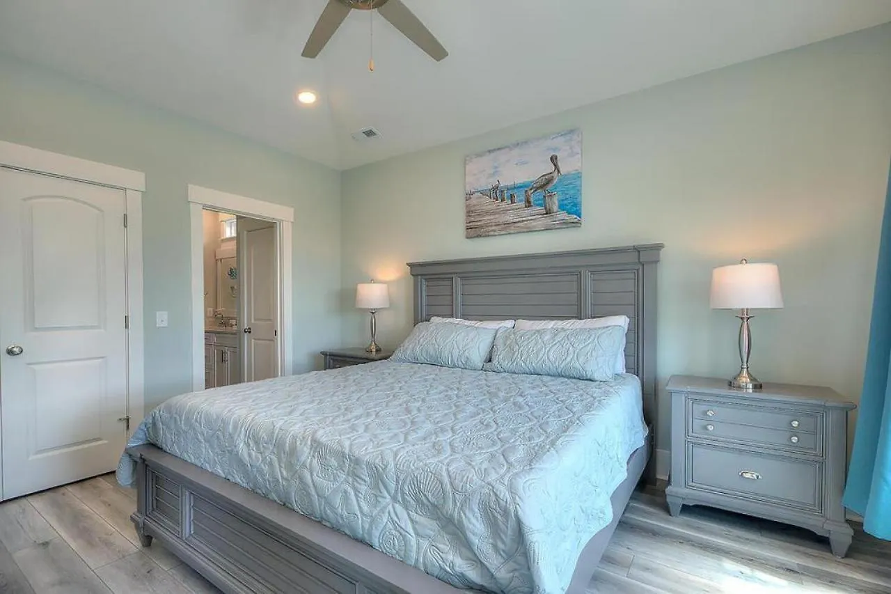 Peaceful Oaks Holiday home