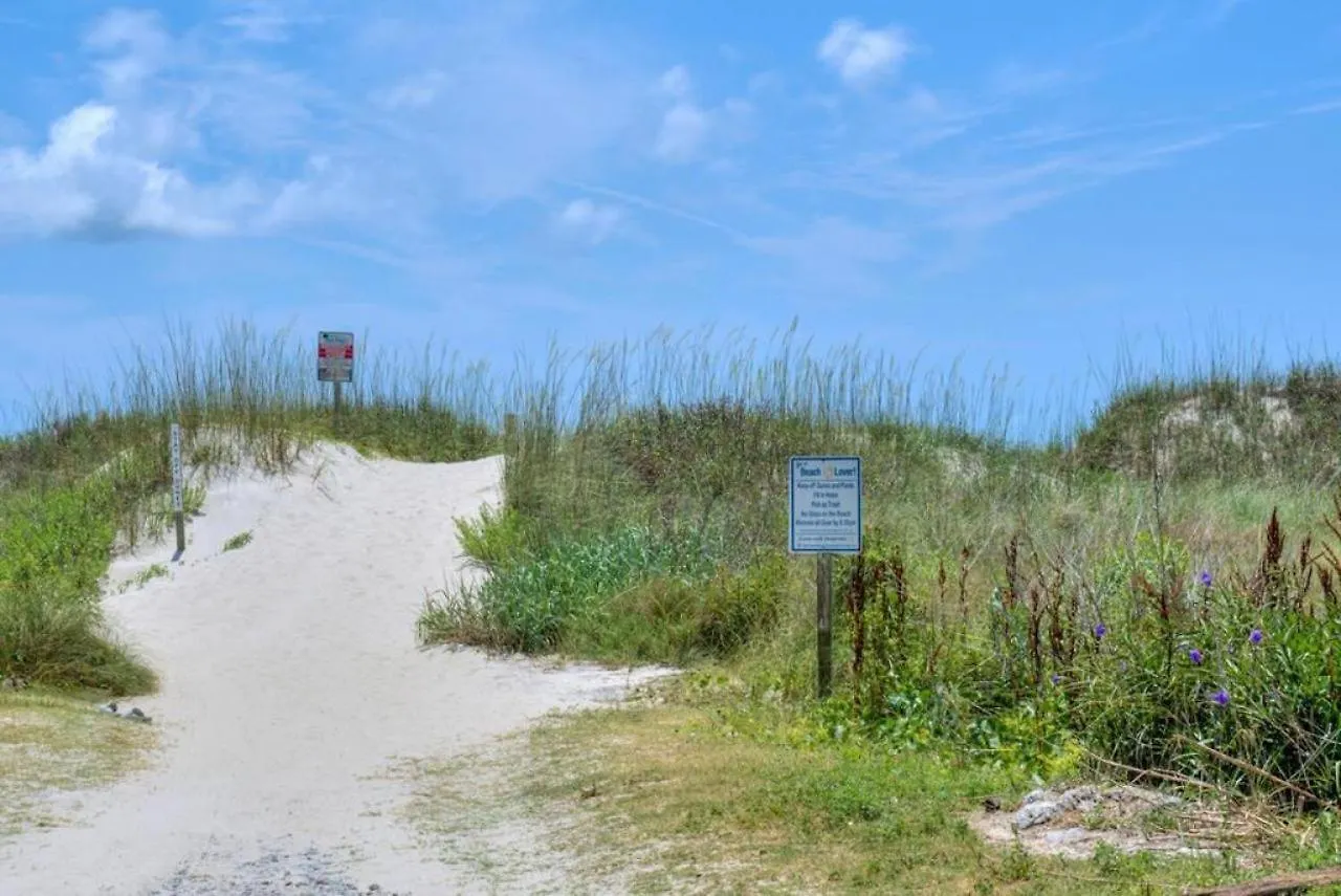 Heavily Salted Holiday home Oak Island