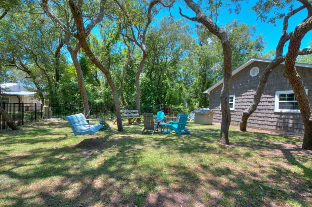 Heavily Salted Holiday home Oak Island