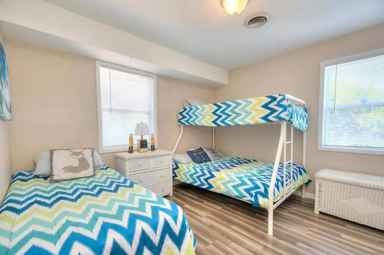 A Blue Dolphin Holiday home Oak Island