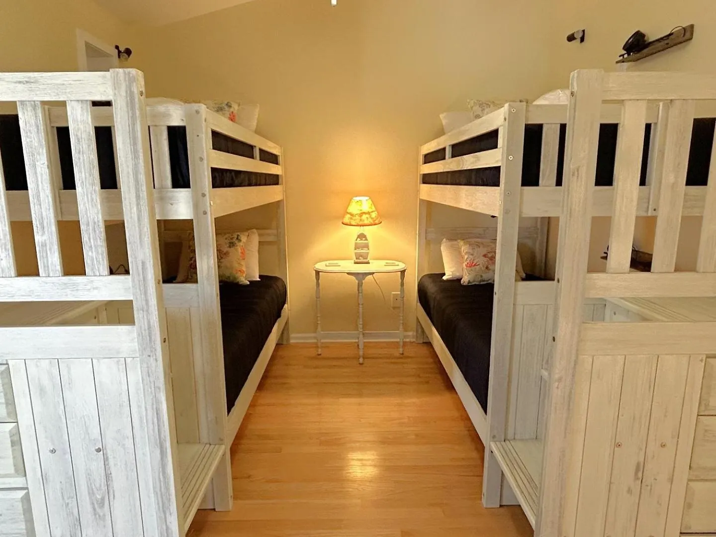 Holiday home Temporary Sanity Oak Island