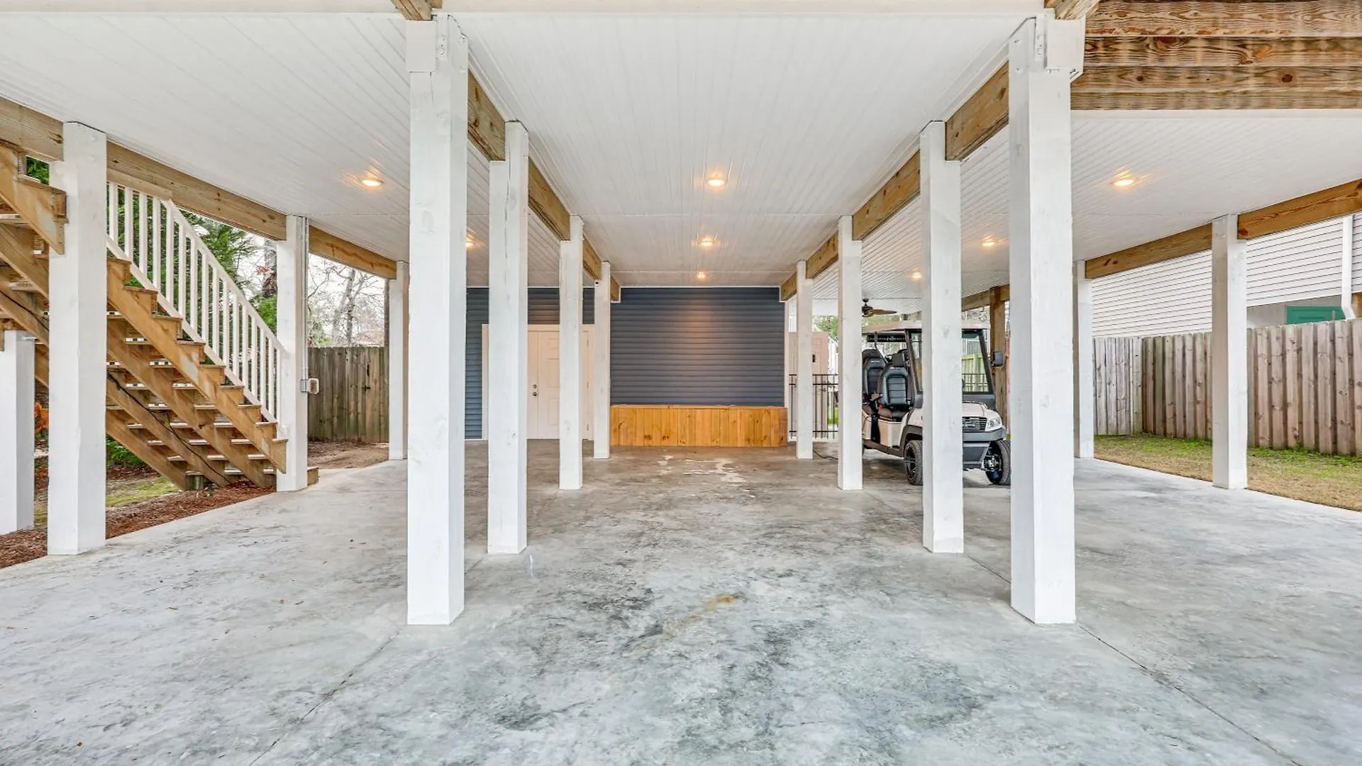 2 Mi To Long With Patio And Putting Green! Holiday home Oak Island