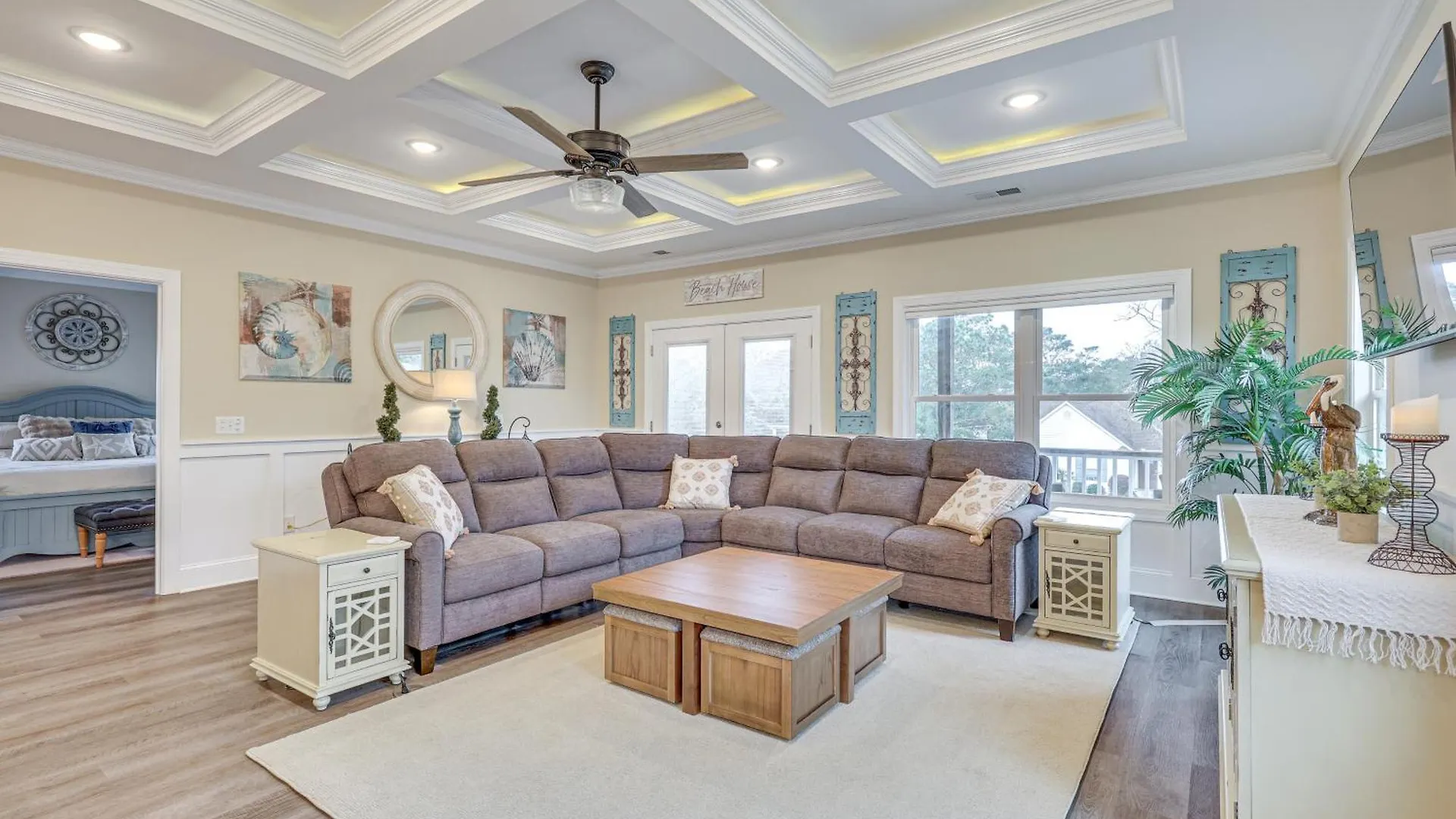 2 Mi To Long With Patio And Putting Green! Holiday home