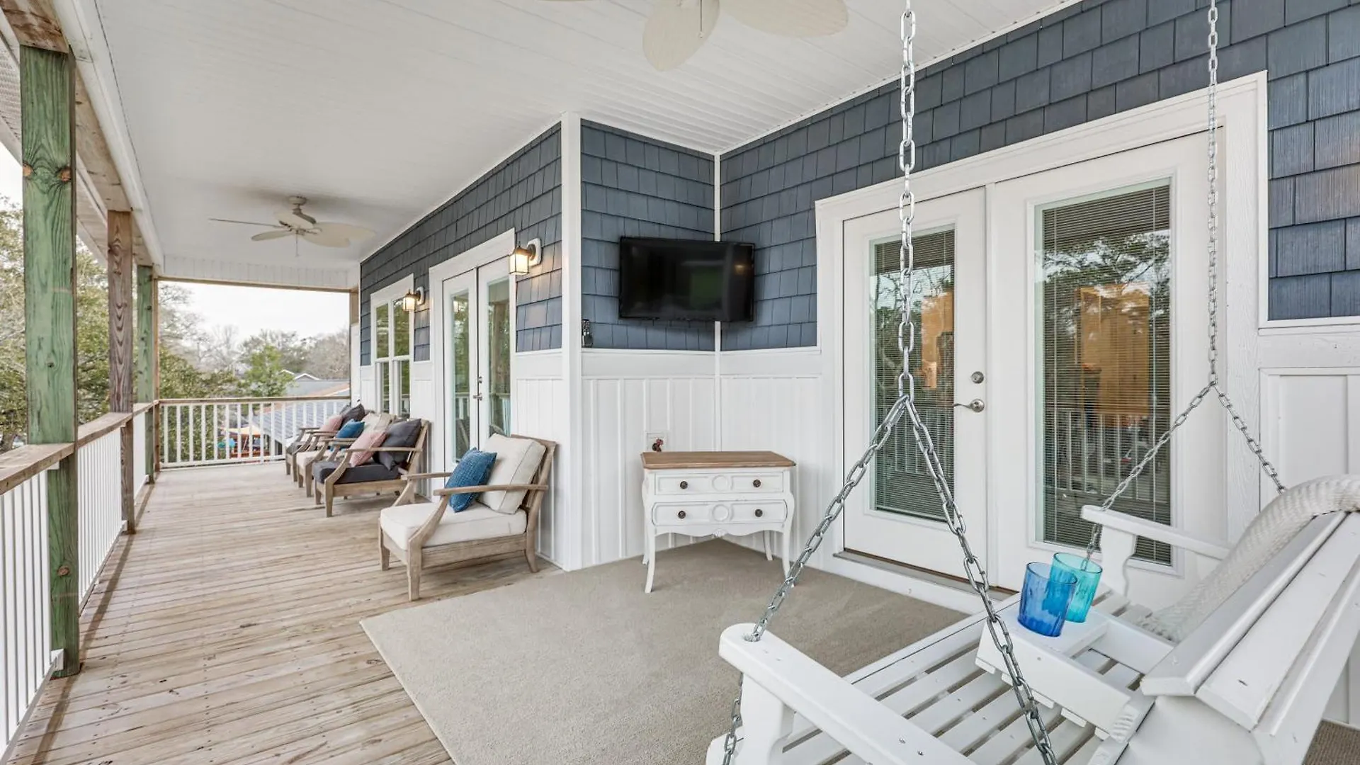 2 Mi To Long With Patio And Putting Green! Holiday home *