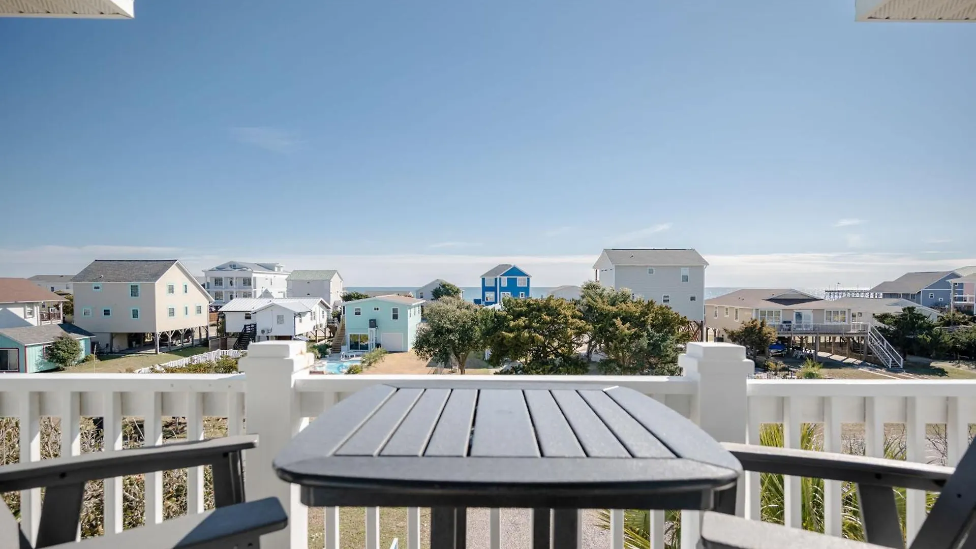 Red Roof Holiday home Oak Island
