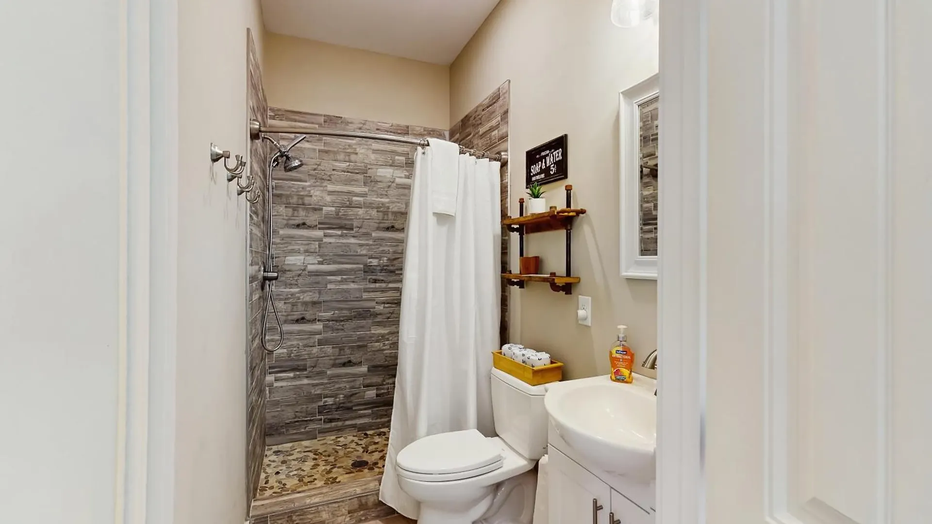 Sea N Red - Lower Holiday home Oak Island