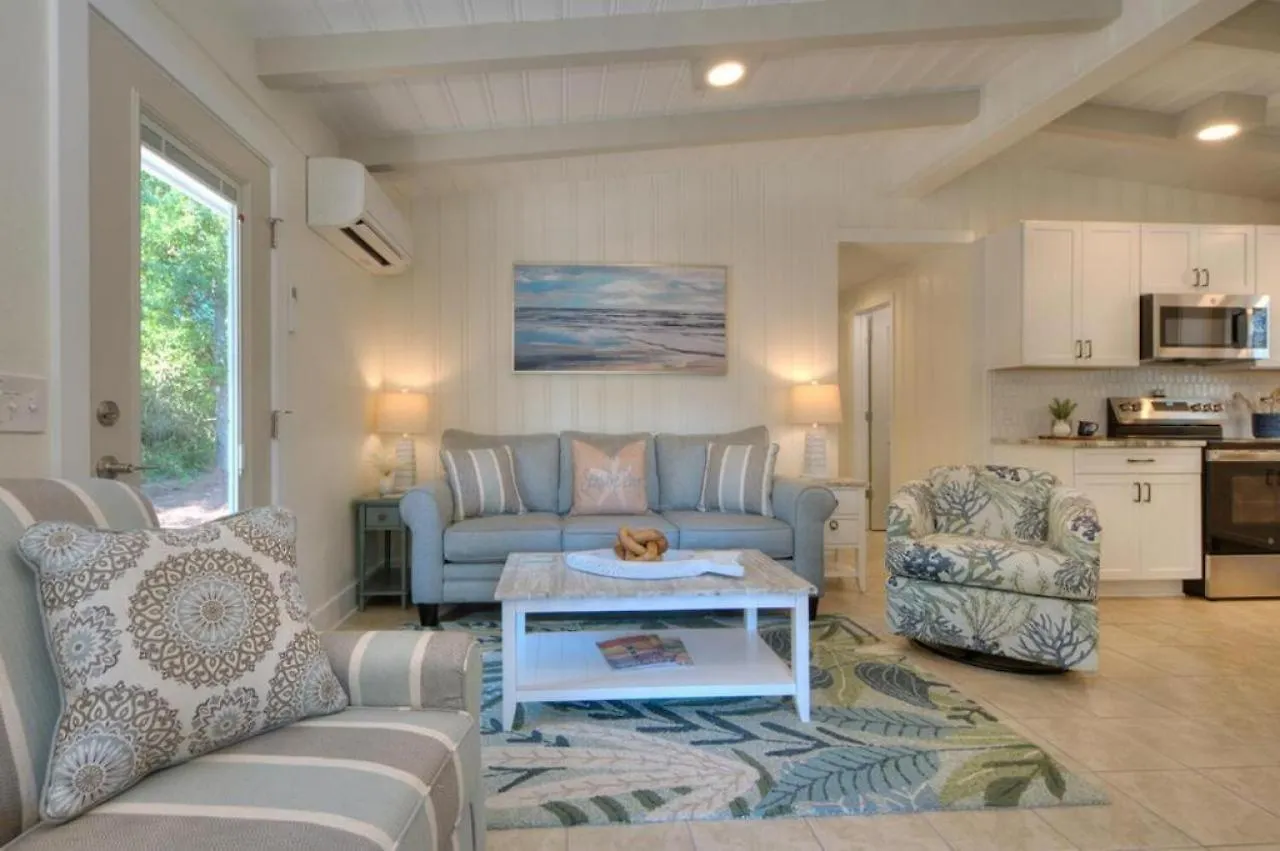 Holiday home Dollar Daze Oak Island