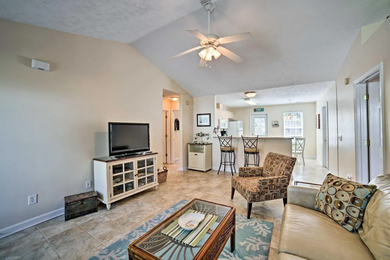 Holiday home - Walk To And Intracoastal! Oak Island