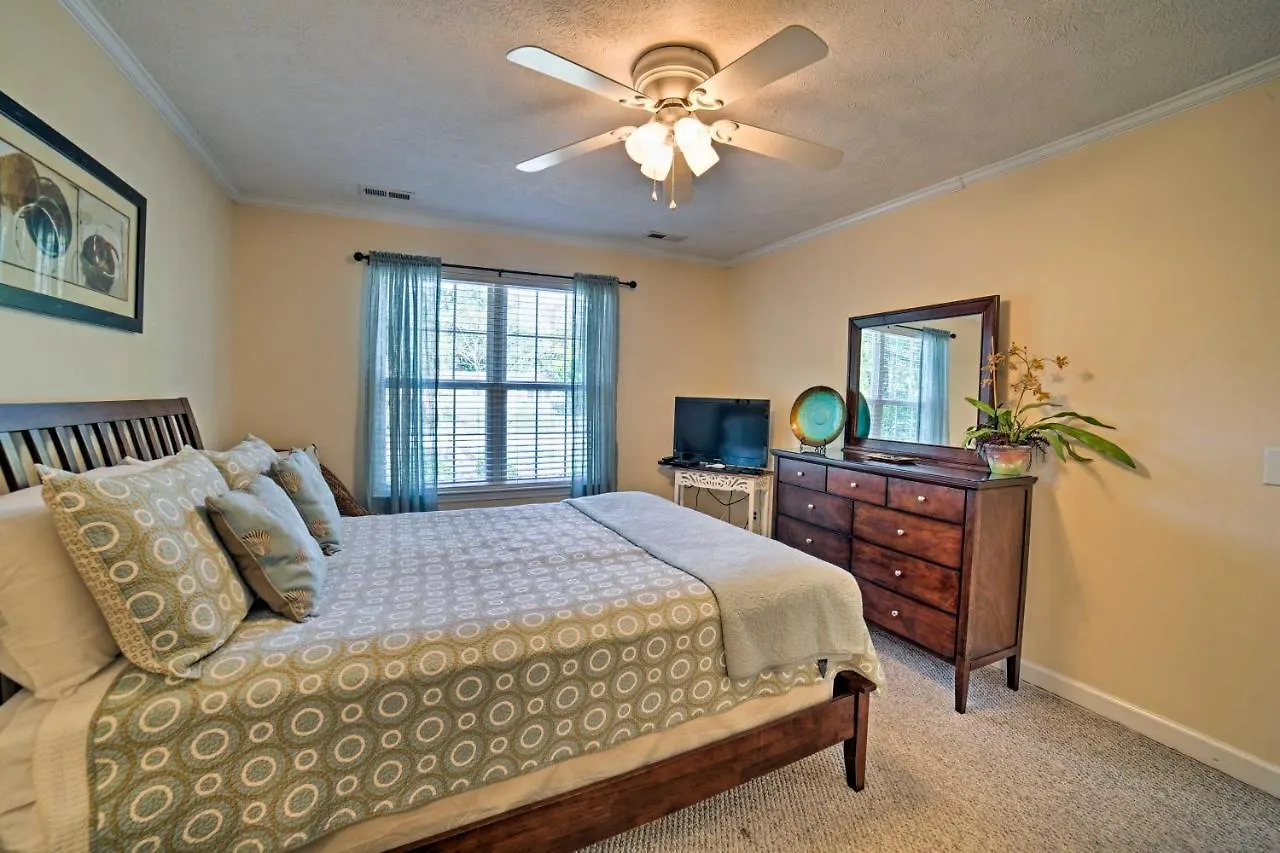 Holiday home - Walk To And Intracoastal! Oak Island
