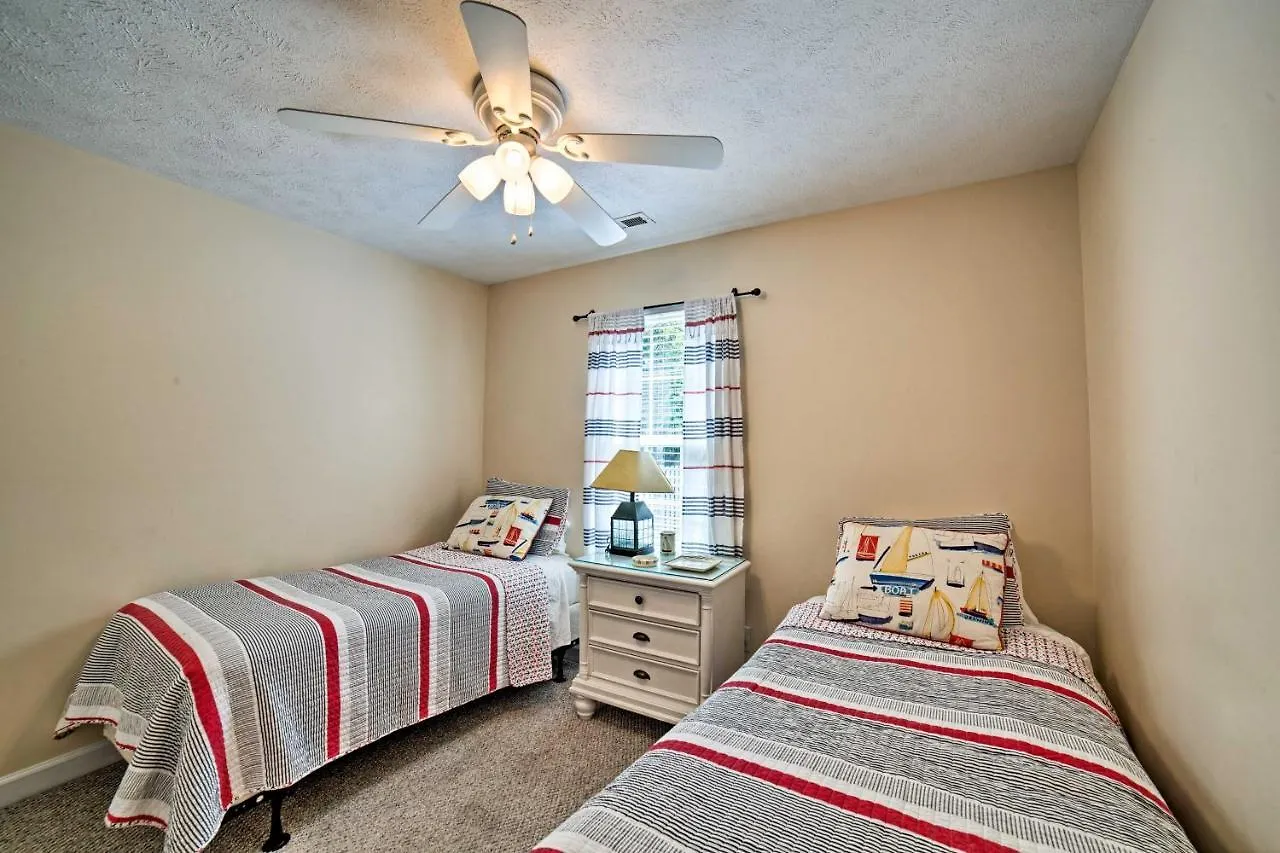 - Walk To And Intracoastal! * Oak Island