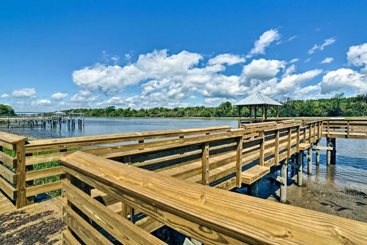 - Walk To And Intracoastal! Holiday home Oak Island