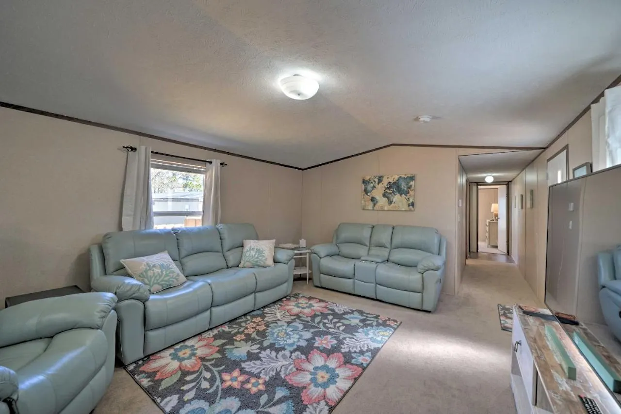 Holiday home Pet-Friendly Getaway - Half Mile To Oak Island Beach! Oak Island