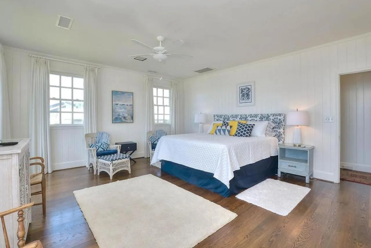 4819 W Drive *