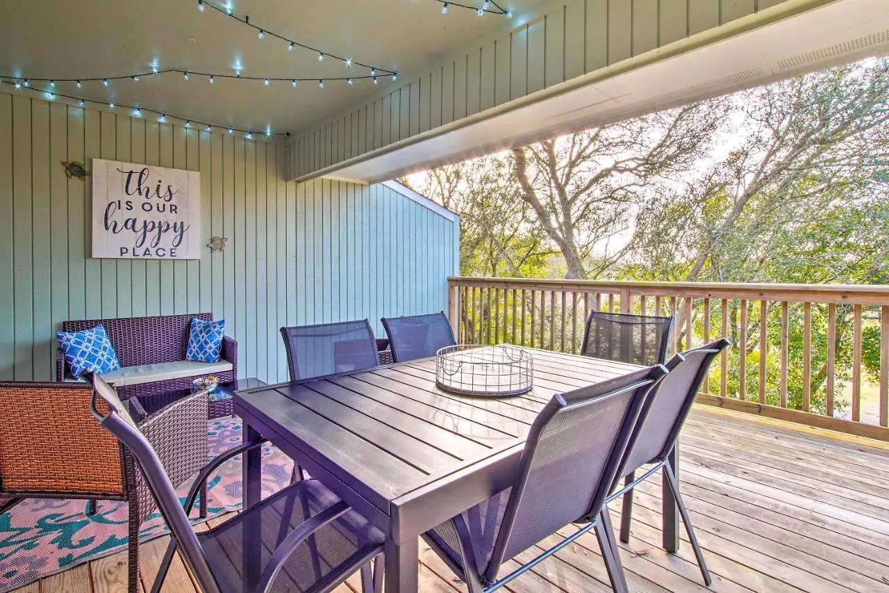 Sound Of The Sea With Pools! Oak Island