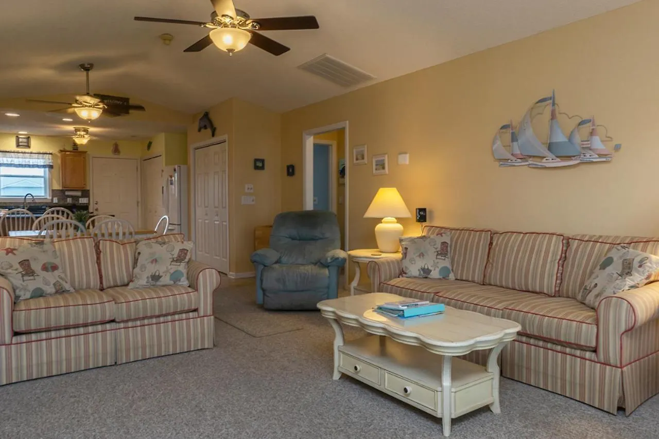 Shore Beats Work By Holiday home Oak Island