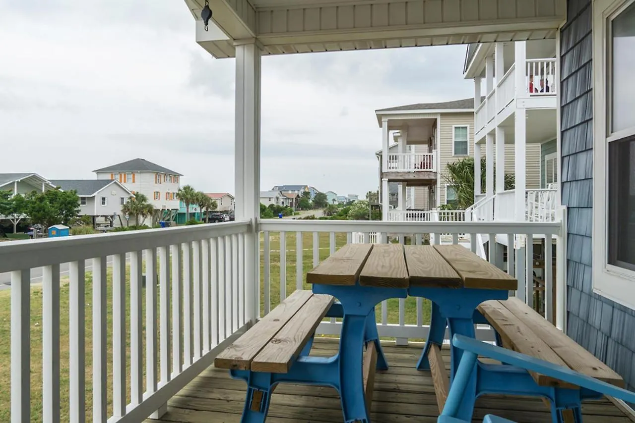 Holiday home Shore Beats Work By *