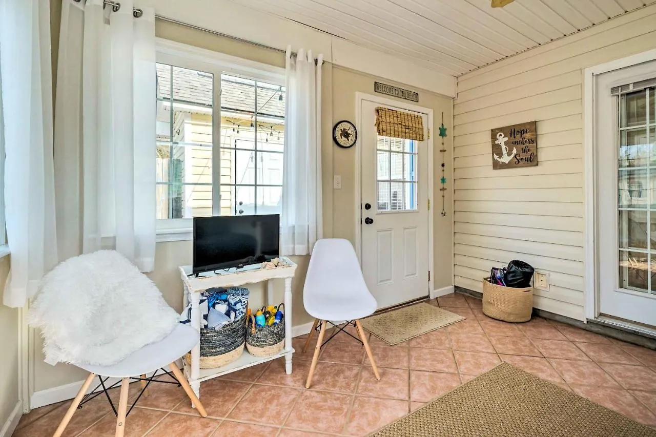 Feriehus Hideaway Hut About 1 Mi To Long Beach! Oak Island