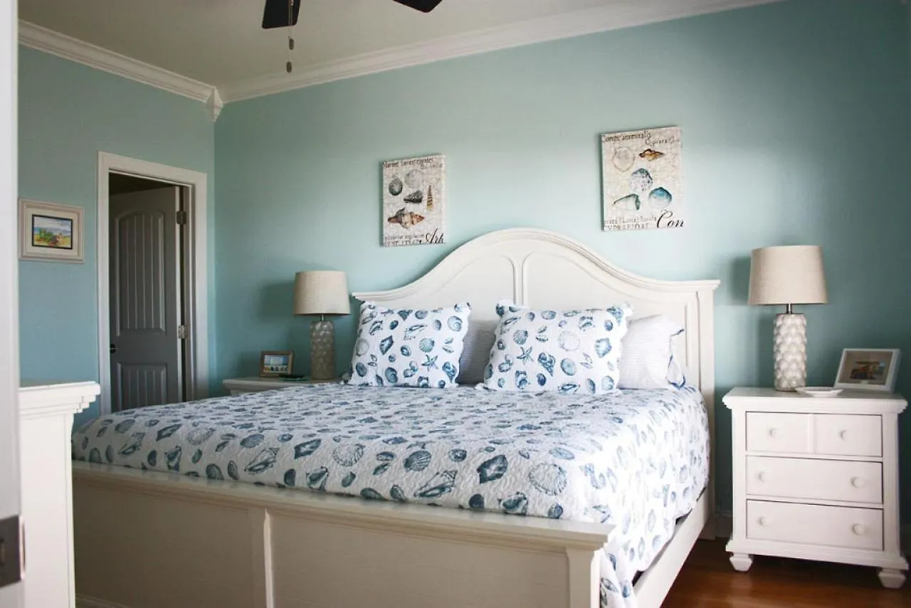 Island Retreat By Oak Island