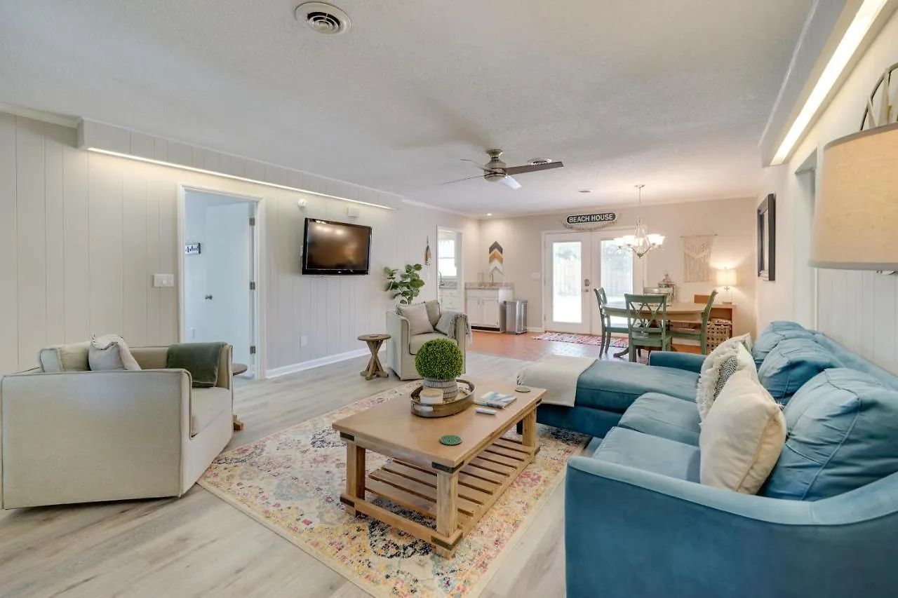 With Spacious Backyard And Porch Oak Island