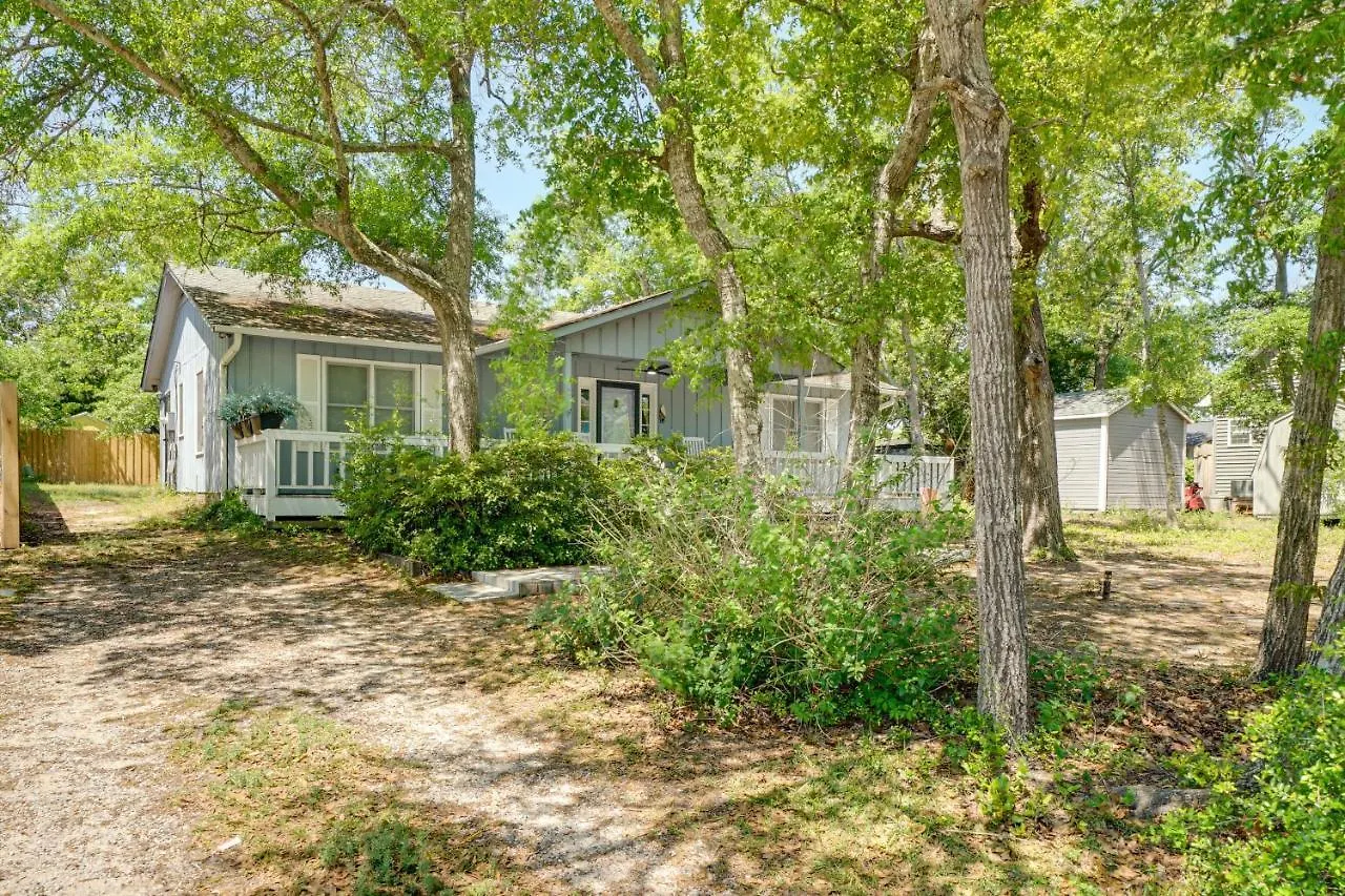 With Spacious Backyard And Porch Oak Island