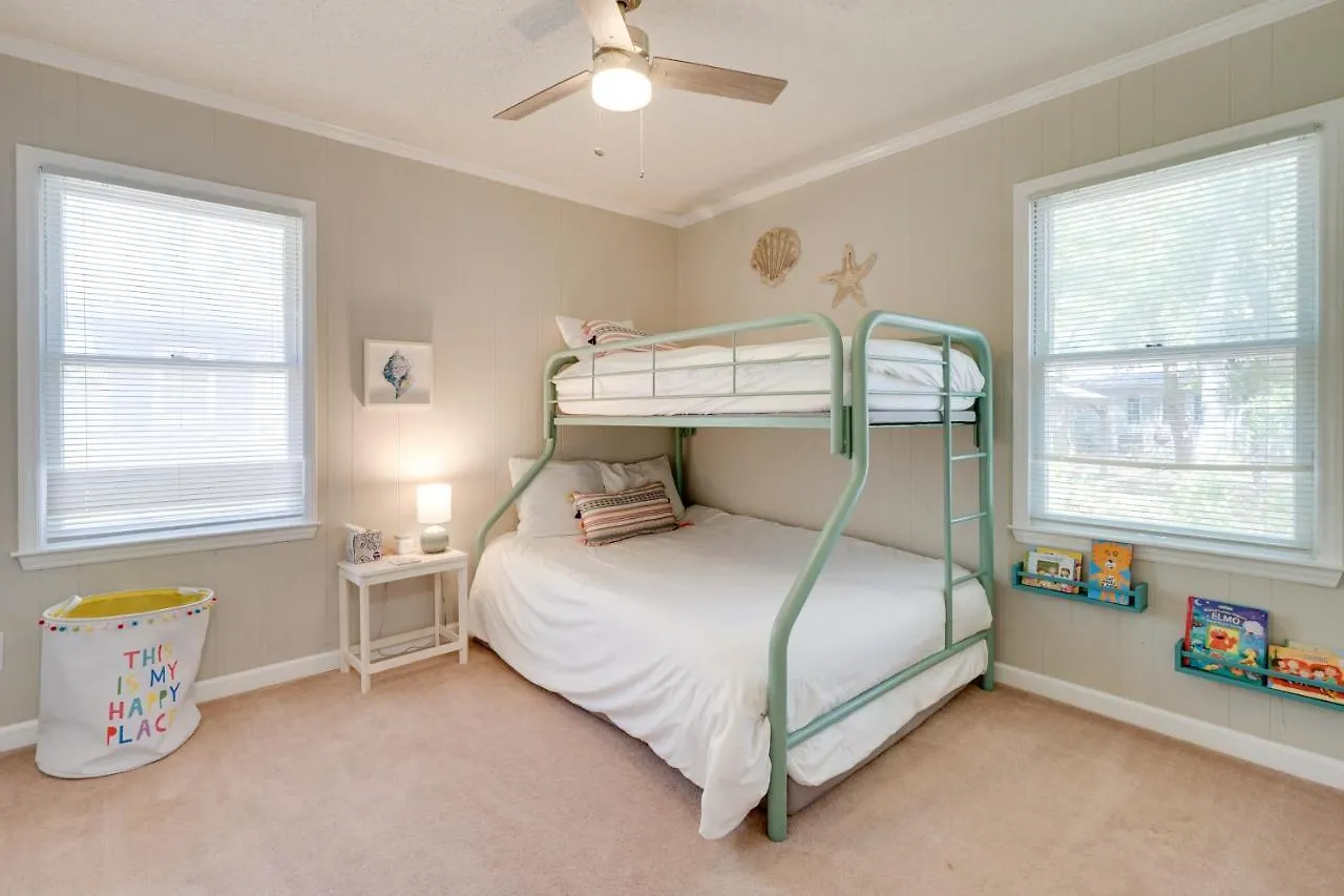 Holiday home With Spacious Backyard And Porch *