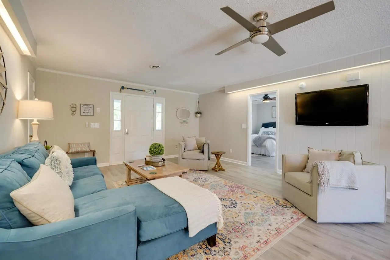 Holiday home With Spacious Backyard And Porch *