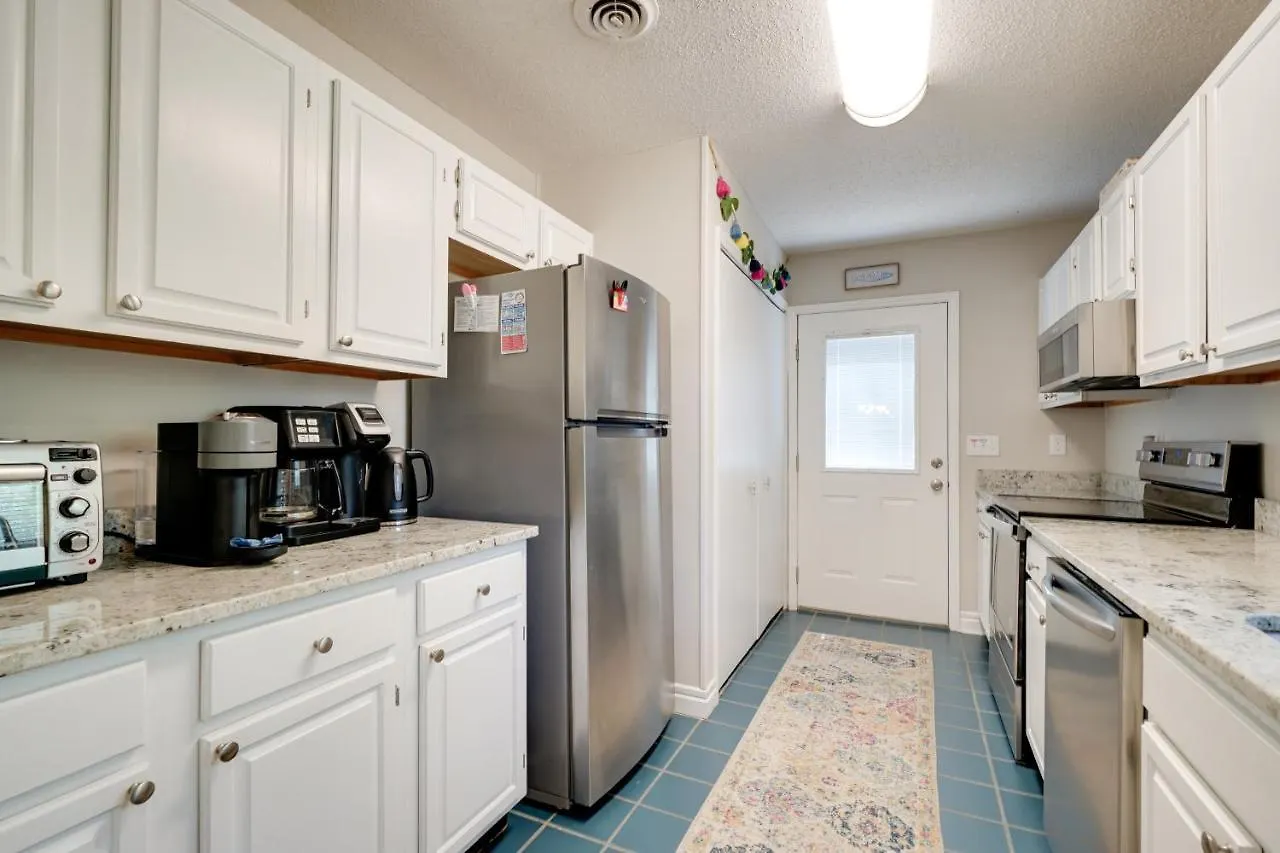 With Spacious Backyard And Porch Holiday home