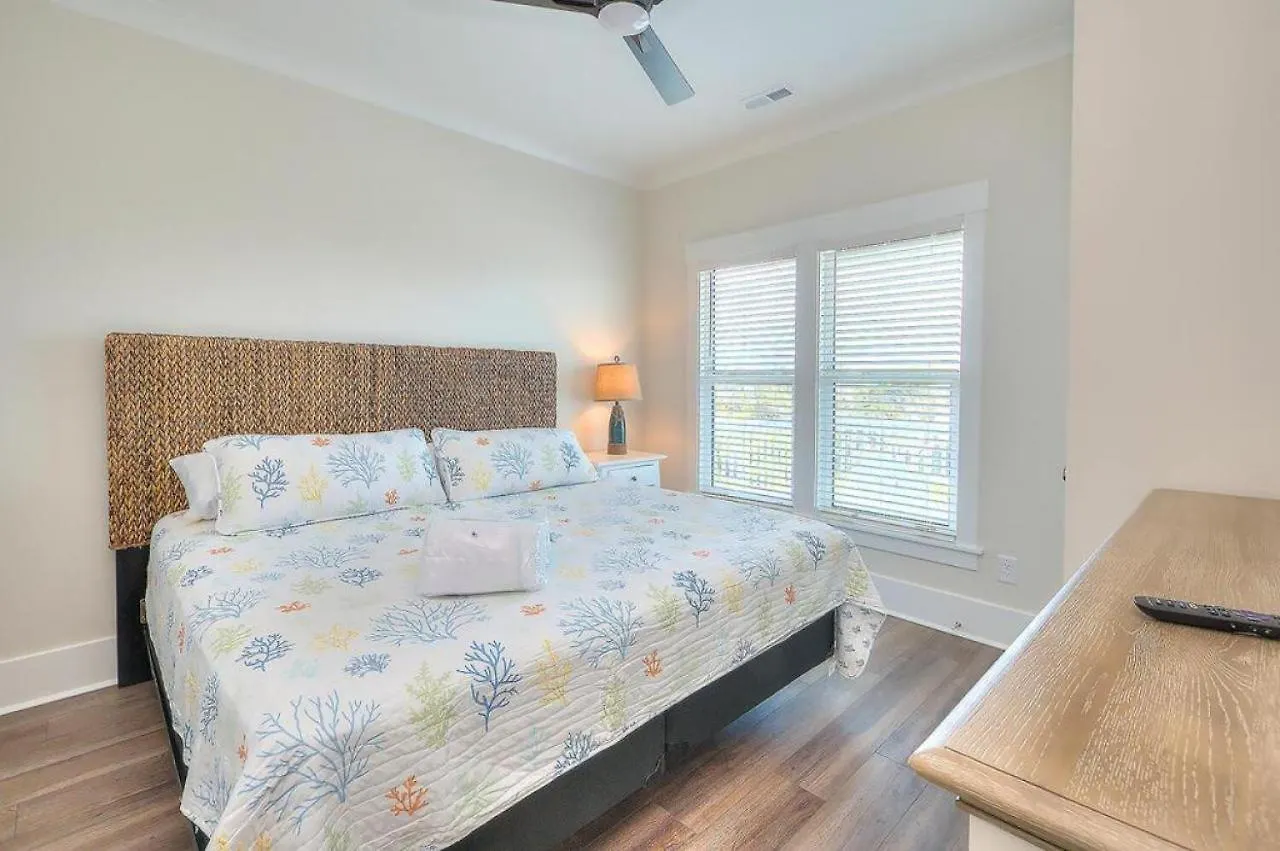 Ocean Peek Oak Island