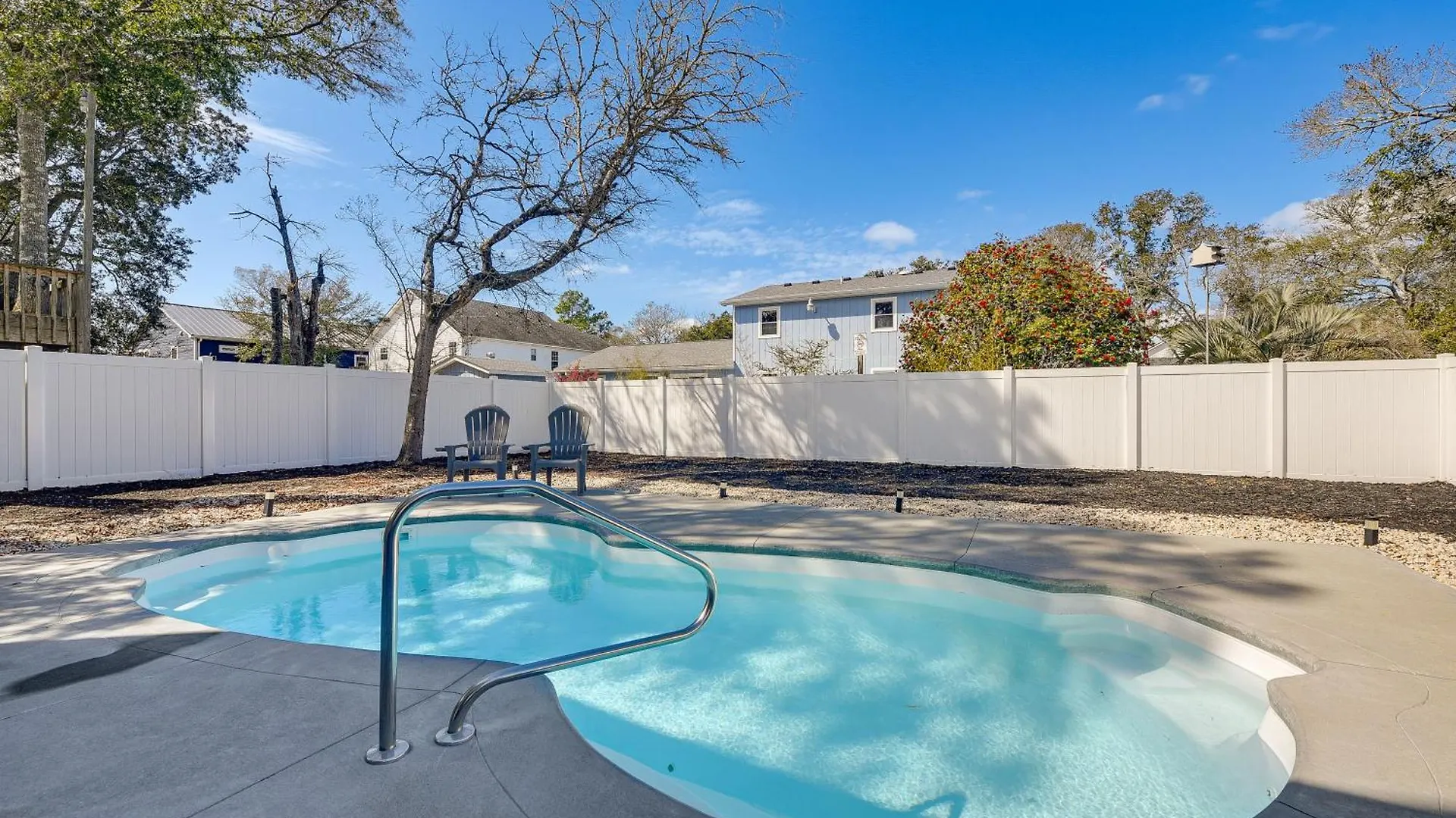 With Pool Walk To Long Beach! * Oak Island