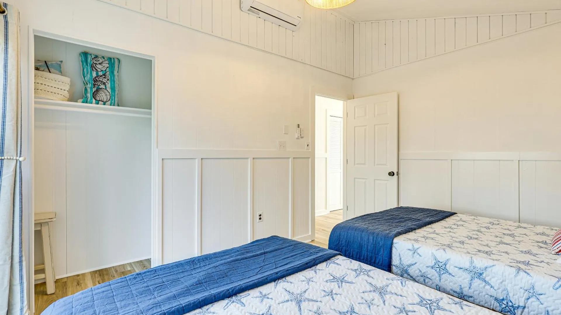 Vakantiehuis Boat, Fish And Bike With Large Yard Oak Island