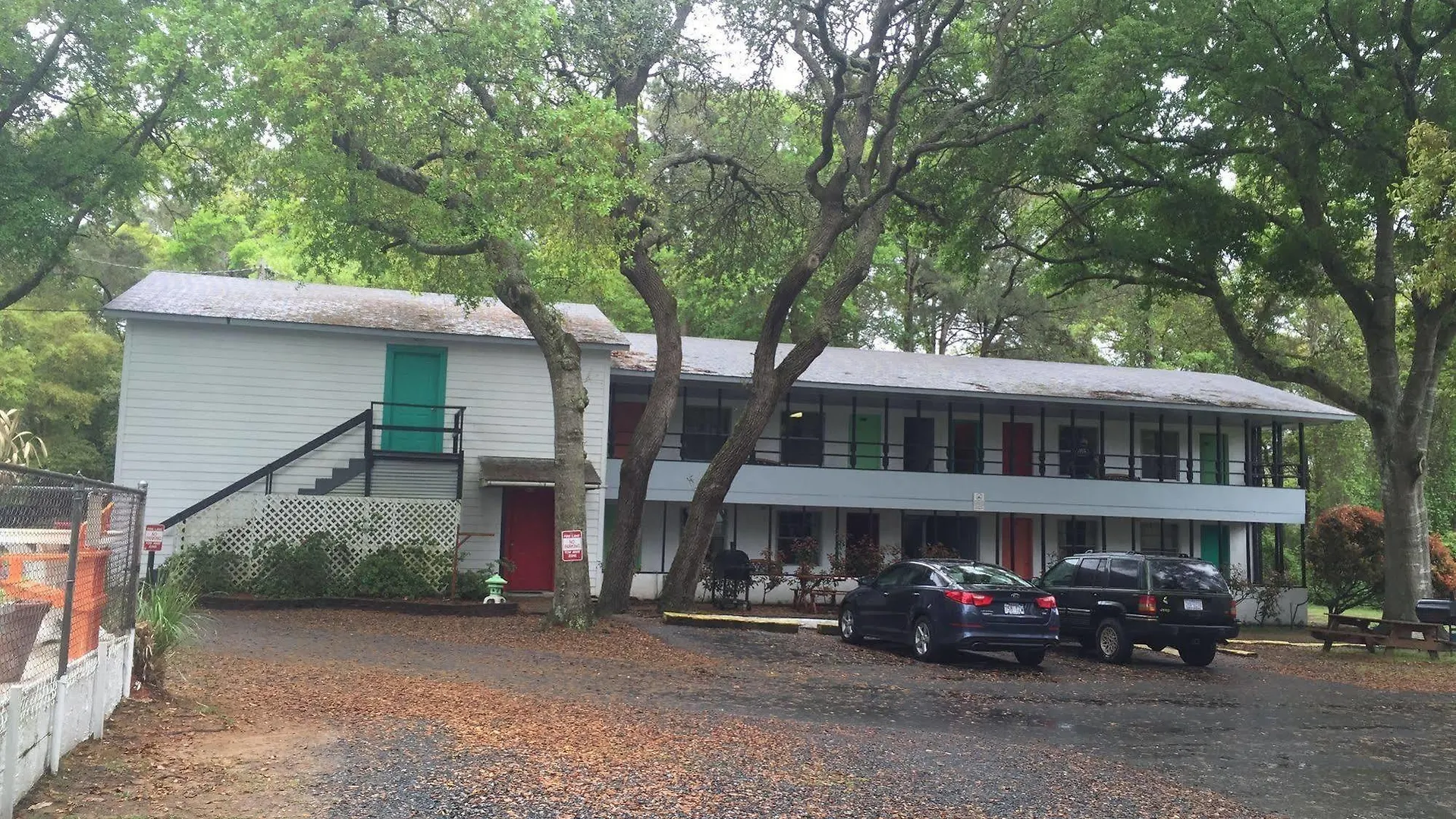 Captain's Cove Hotel